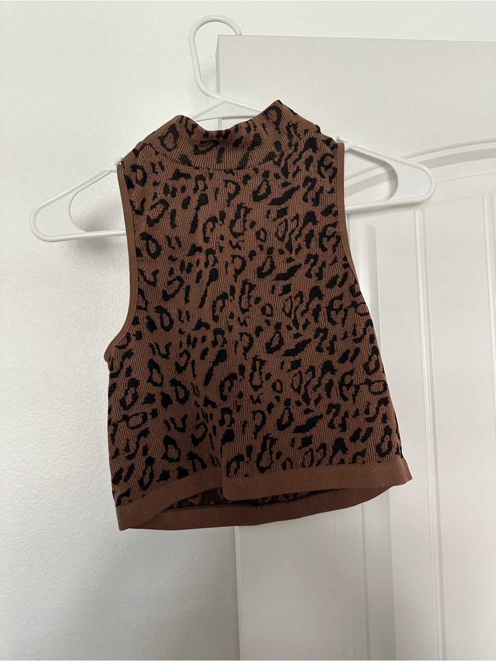 Bozzolo Brown and Black Leopard Mock Neck Tank
